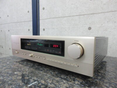 Accuphase T-1100