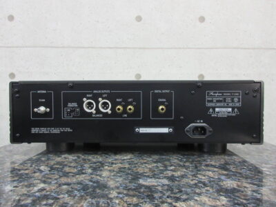 Accuphase T-1100