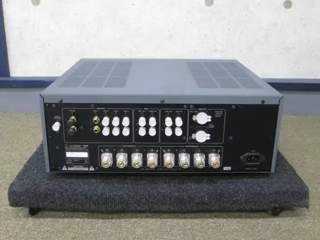 luxman背面