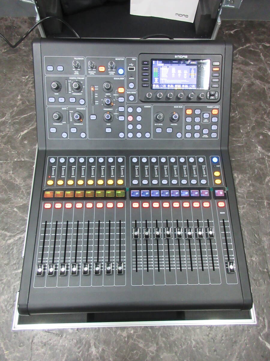 【美品】MIDAS M32R-LIVE デジタルミキサー＋ハードケース付 MIDAS M32R-LIVE 32CH録音/再生可能な[DN32-LIVE]標準搭載