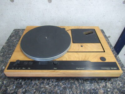 THORENS TD521