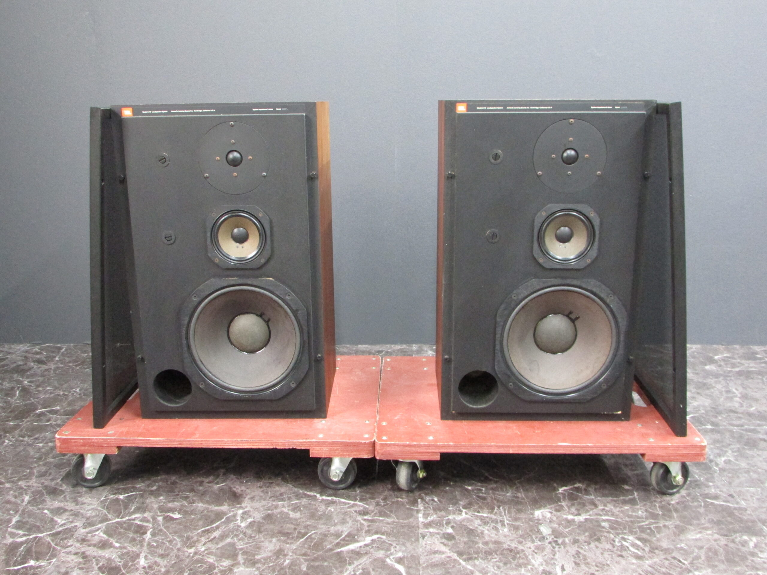 ウーファーエッジ交換が完了したJBL L110