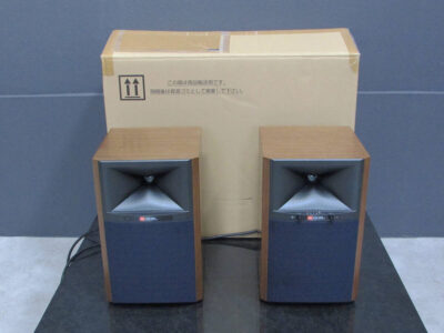 JBL 4305P